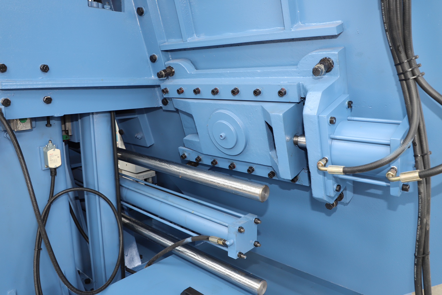 Saw Belt Tensioning Seat
